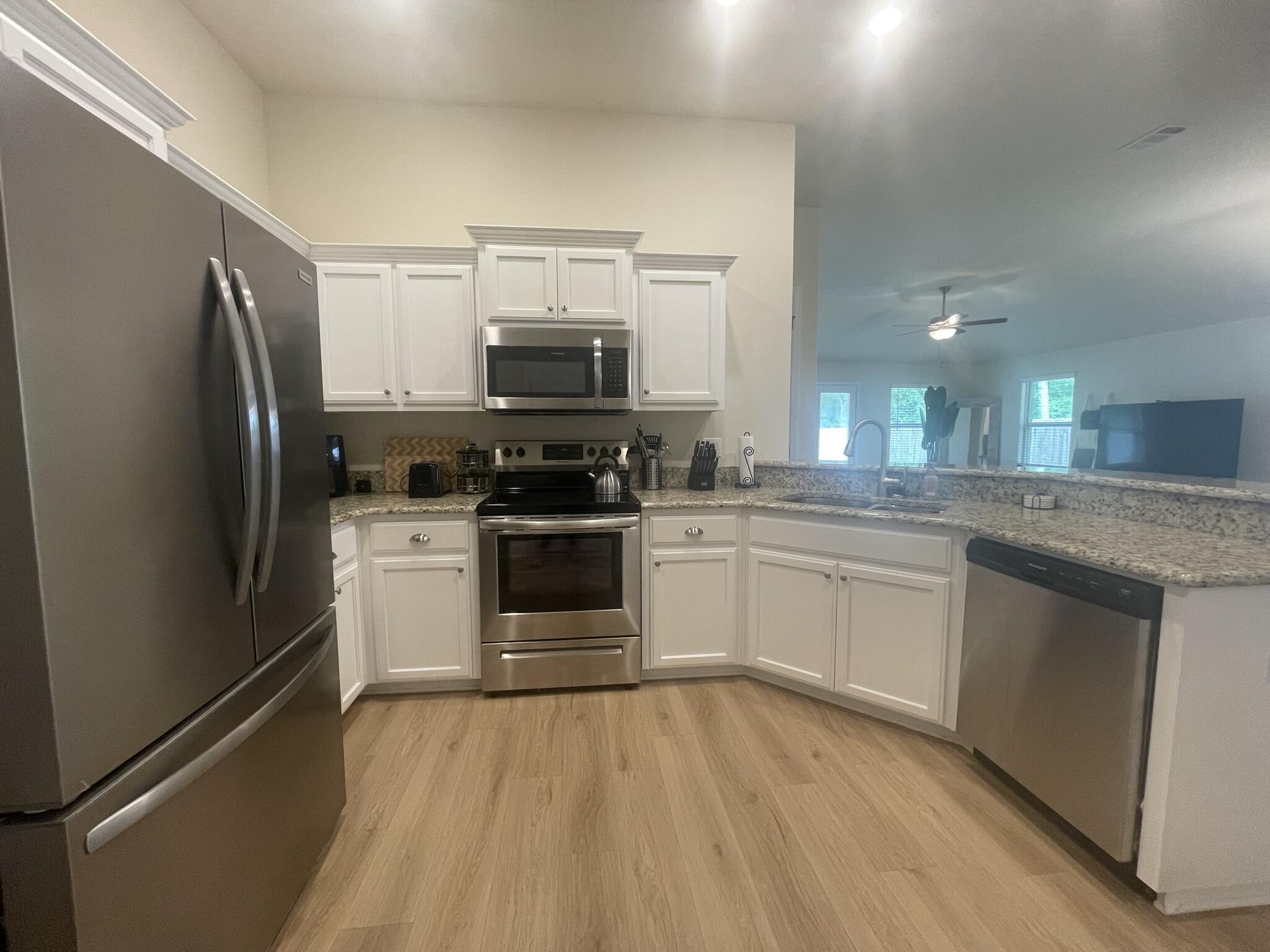 RIDGEWAY LANDING PHASE 1 - Residential Lease