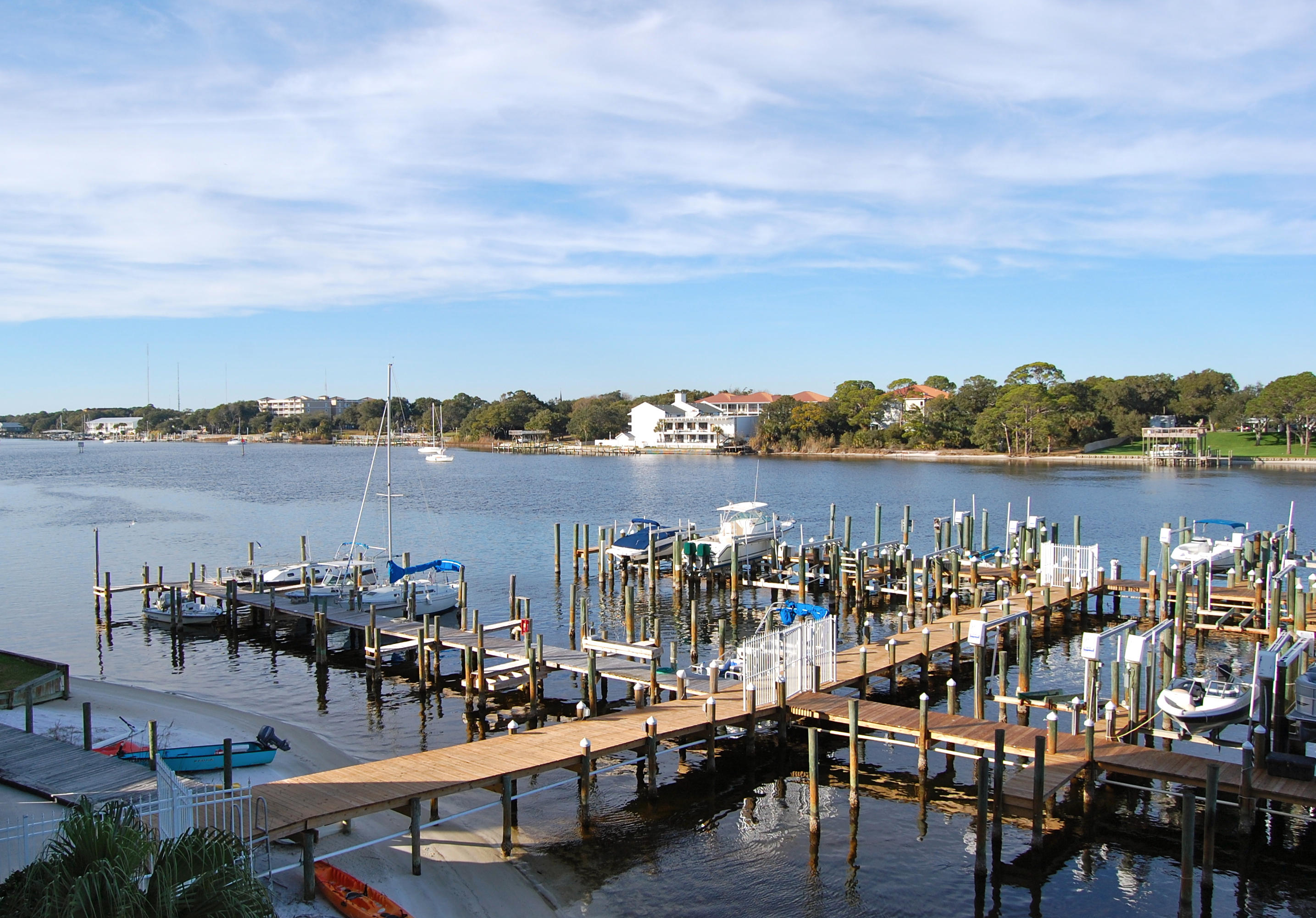 PALM COURT YACHT CLUB - Residential