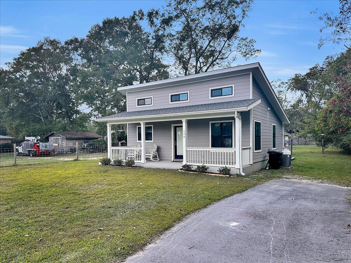 Photo 1 of 18 — 176 Jefferson Street, Freeport, FL 32439