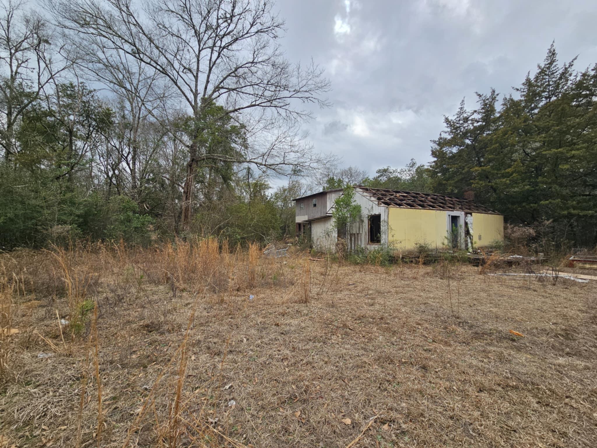 METES & BOUNDS - Land