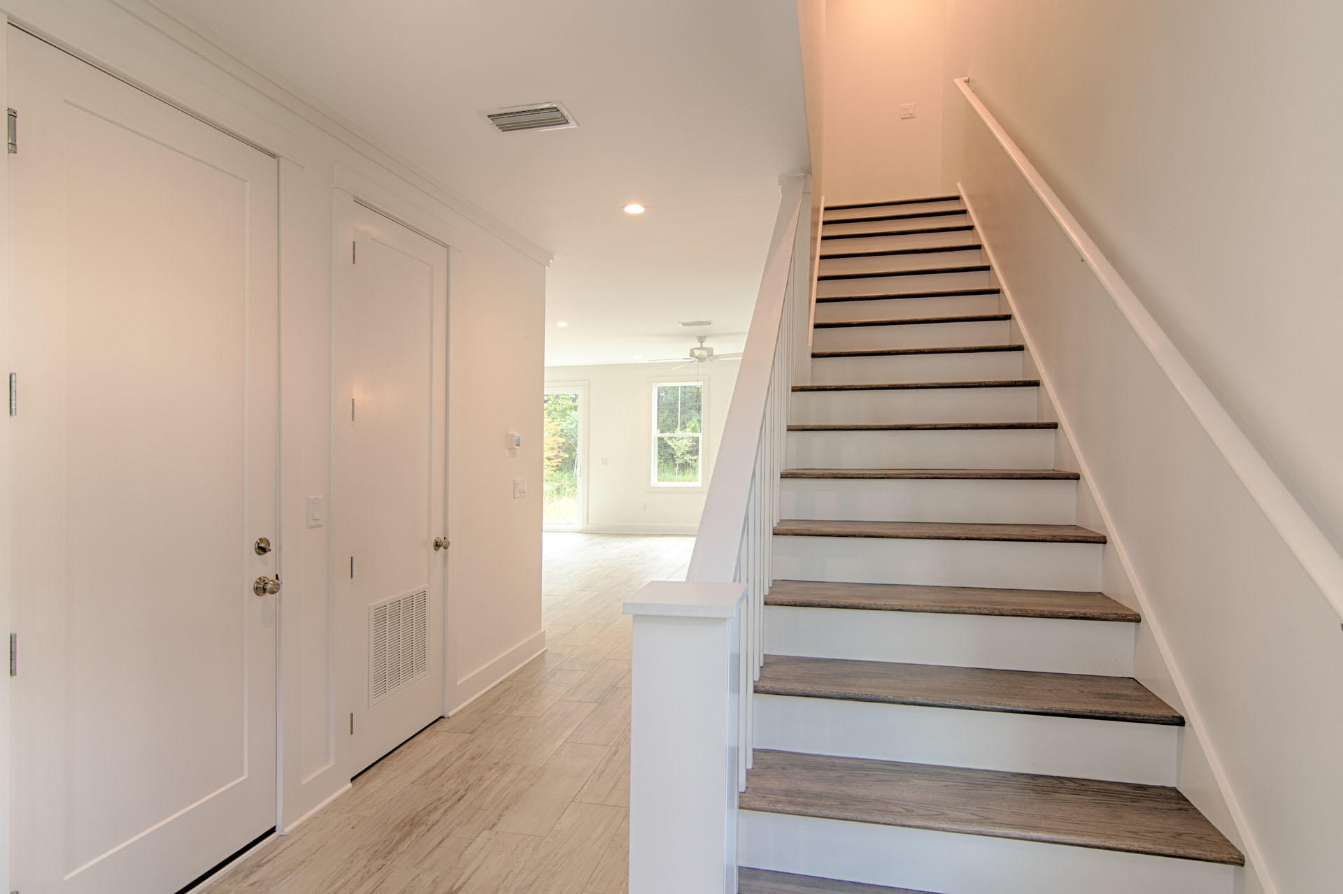 LIGHTHOUSE POINTE - Residential