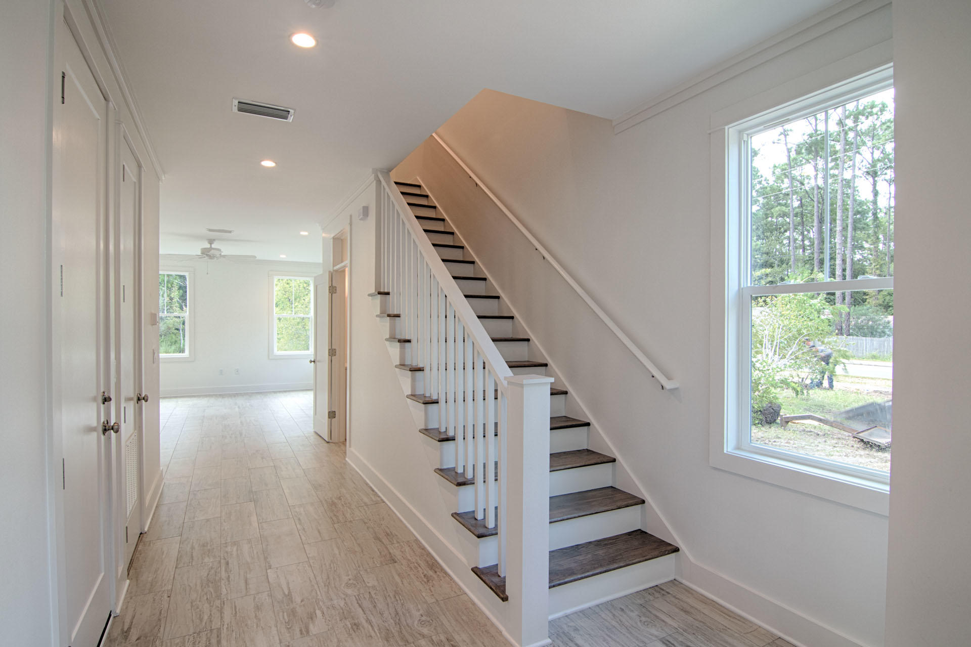 LIGHTHOUSE POINTE - Residential