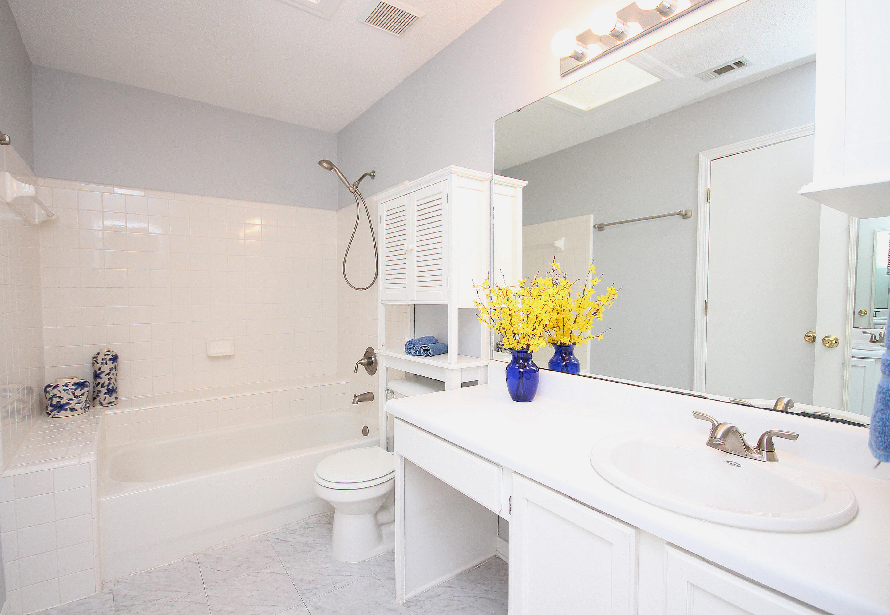 ROANOKE VILLAGE S/D - Residential