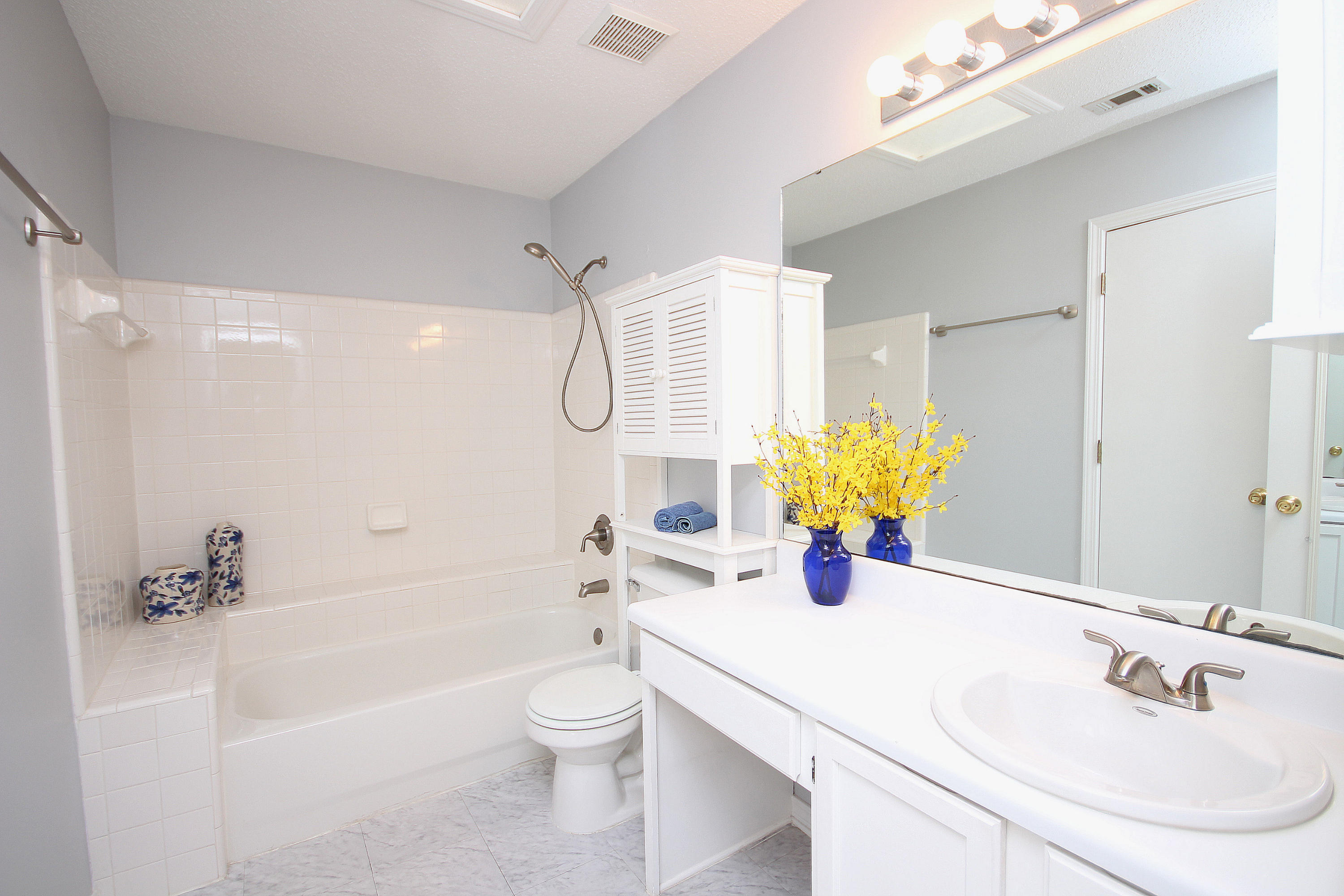 ROANOKE VILLAGE S/D - Residential