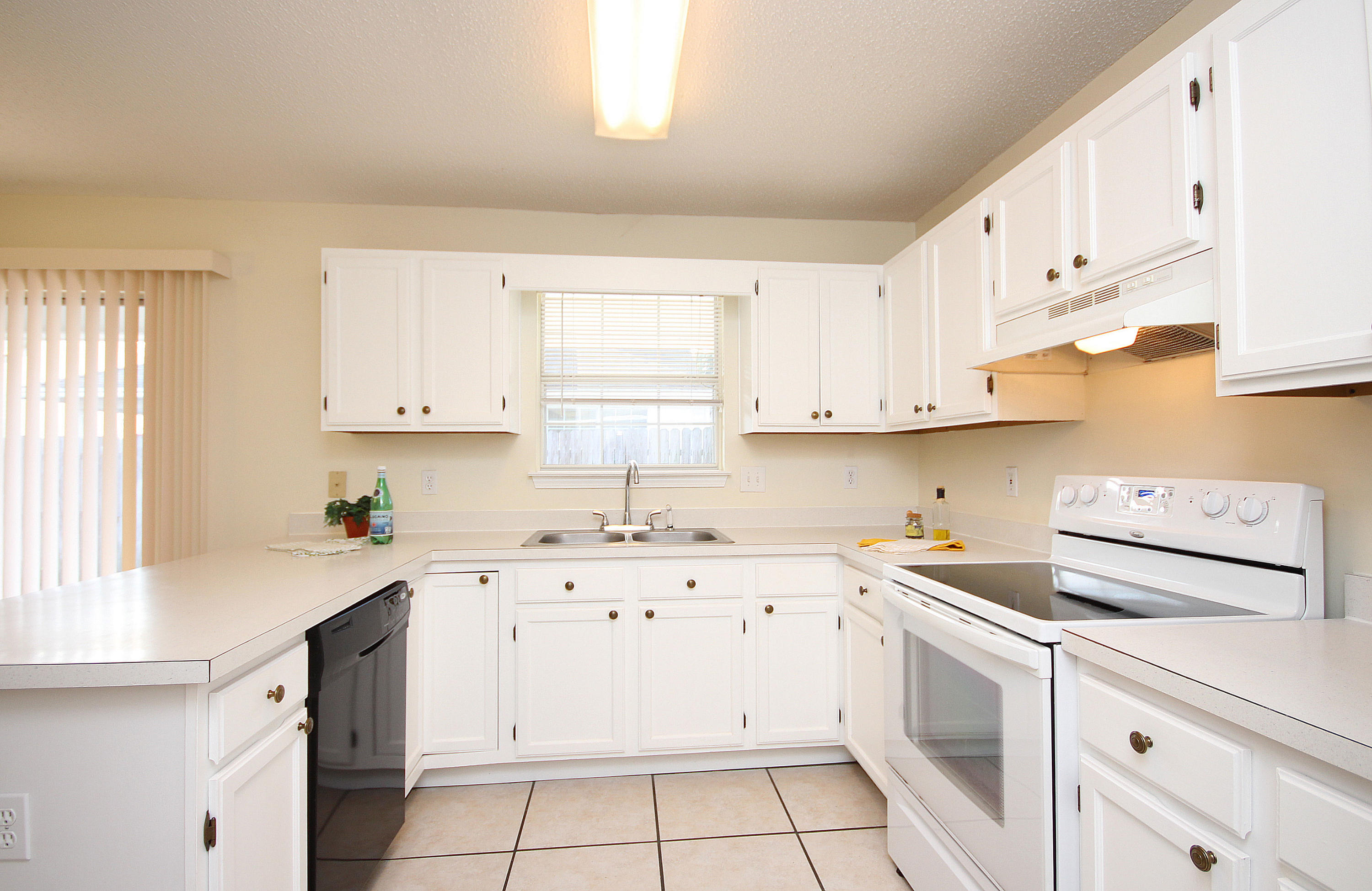 ROANOKE VILLAGE S/D - Residential