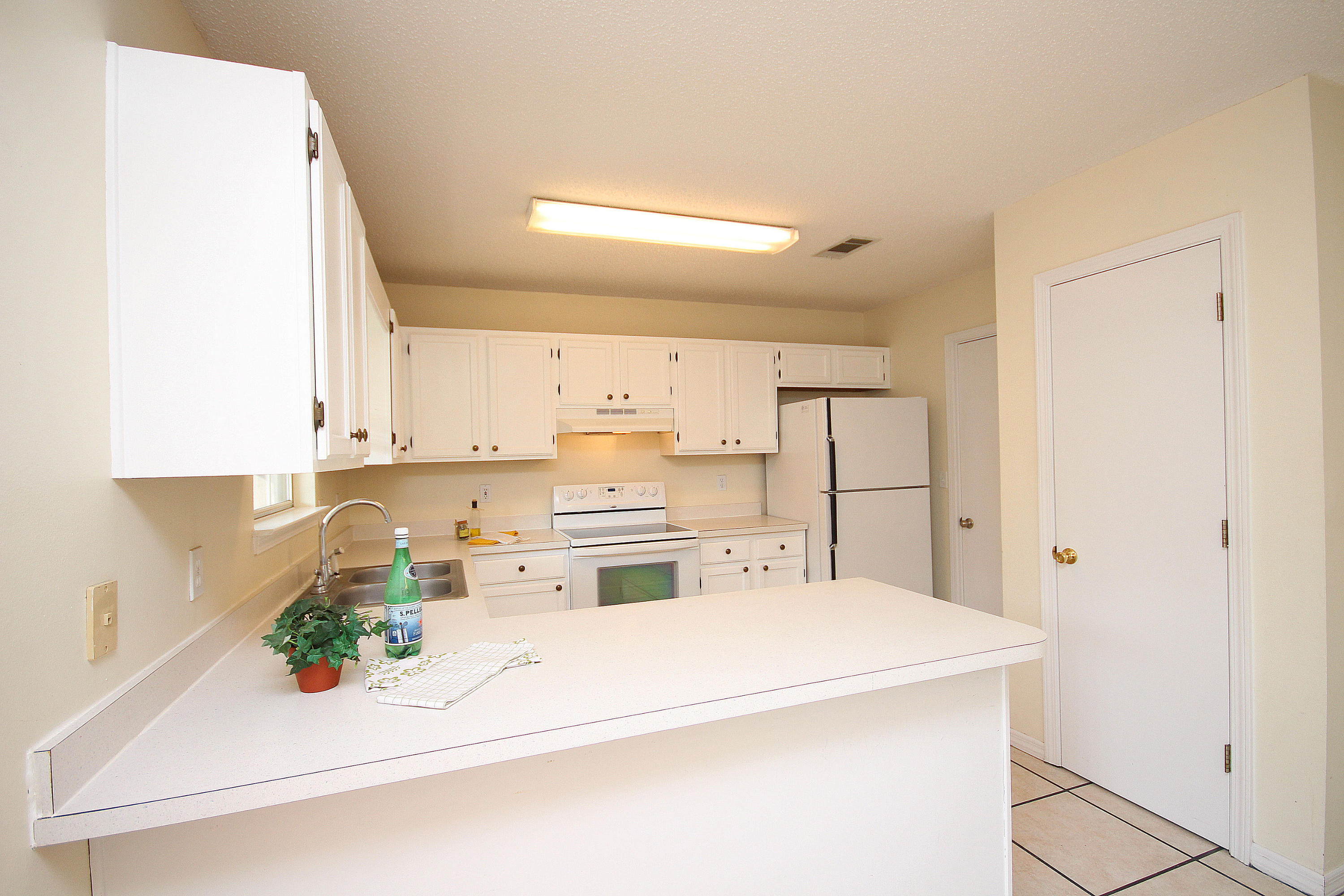 ROANOKE VILLAGE S/D - Residential