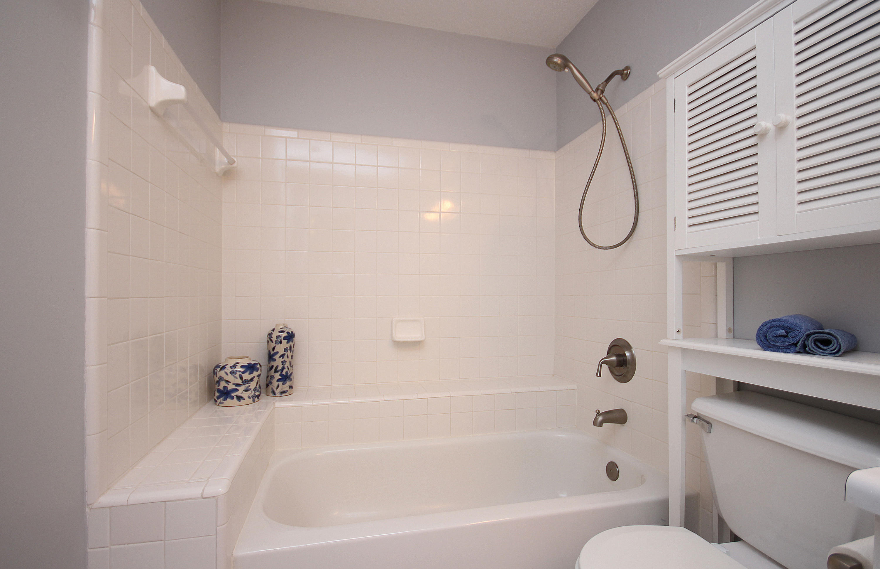 ROANOKE VILLAGE S/D - Residential