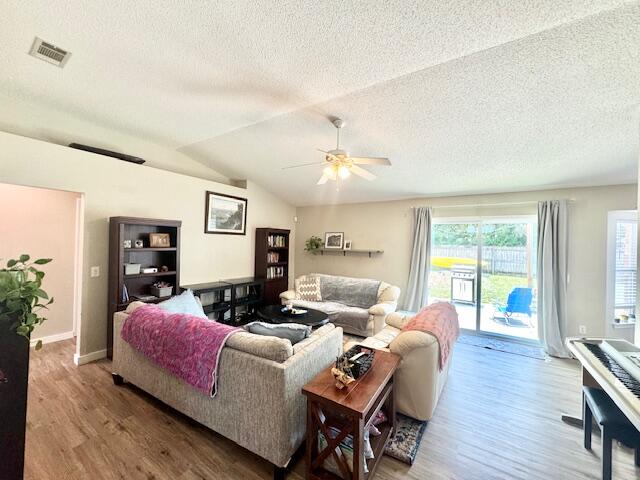 SHADOW OAK S/D - Residential Lease