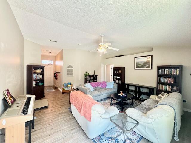 SHADOW OAK S/D - Residential Lease