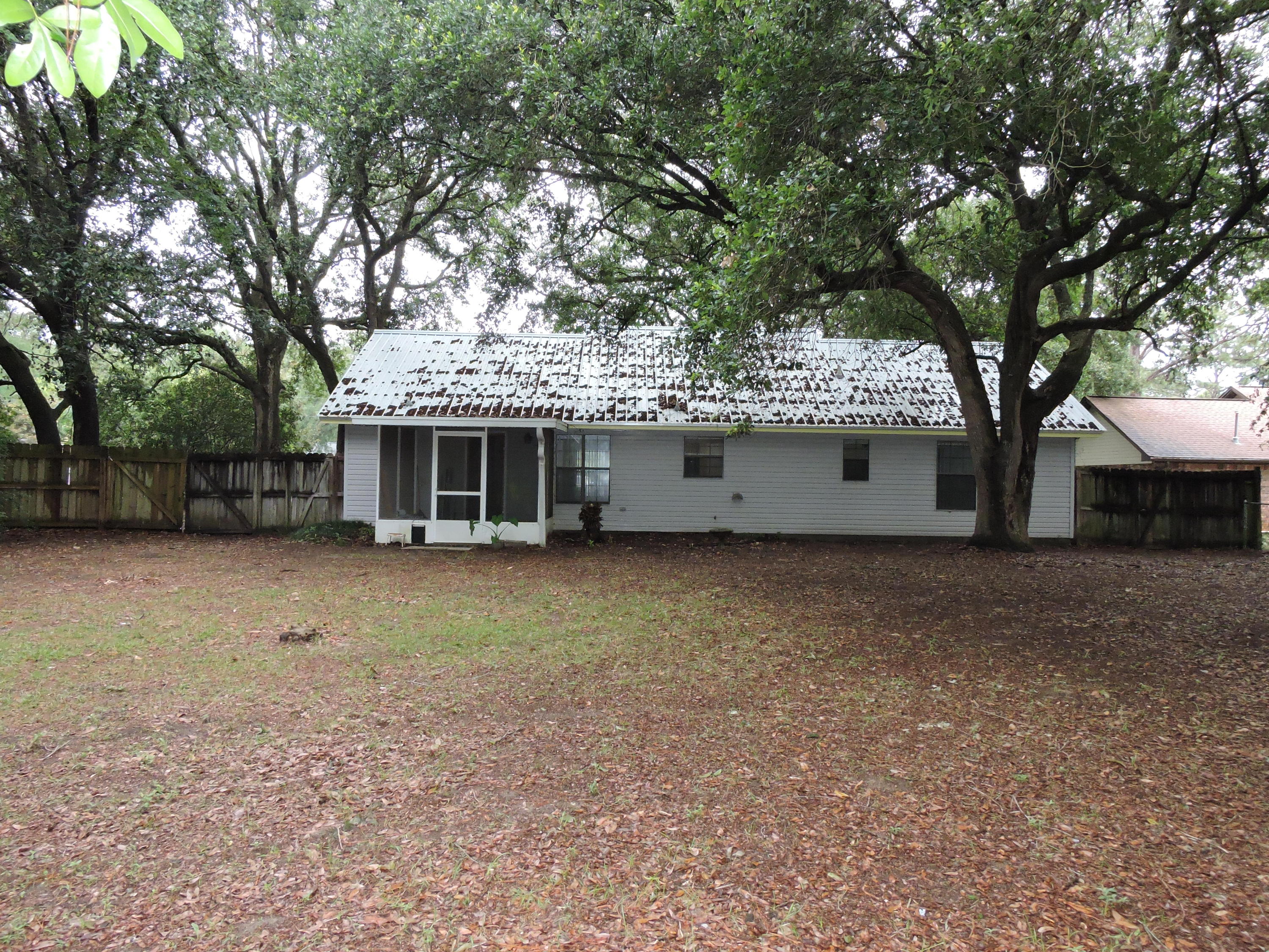 SHOAL CREEK MANOR EAST - Residential Lease