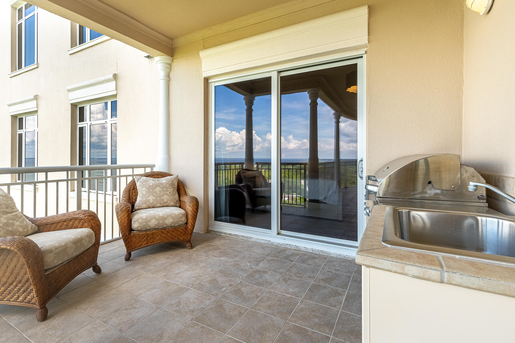 ONE WATER PLACE AT KELLY PLANTATION - Residential
