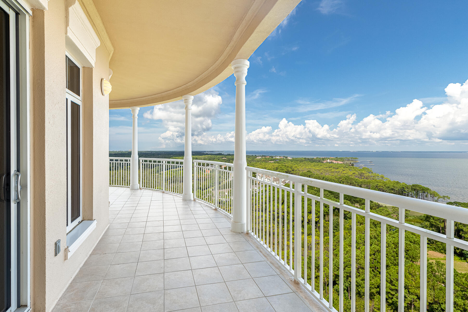 ONE WATER PLACE AT KELLY PLANTATION - Residential