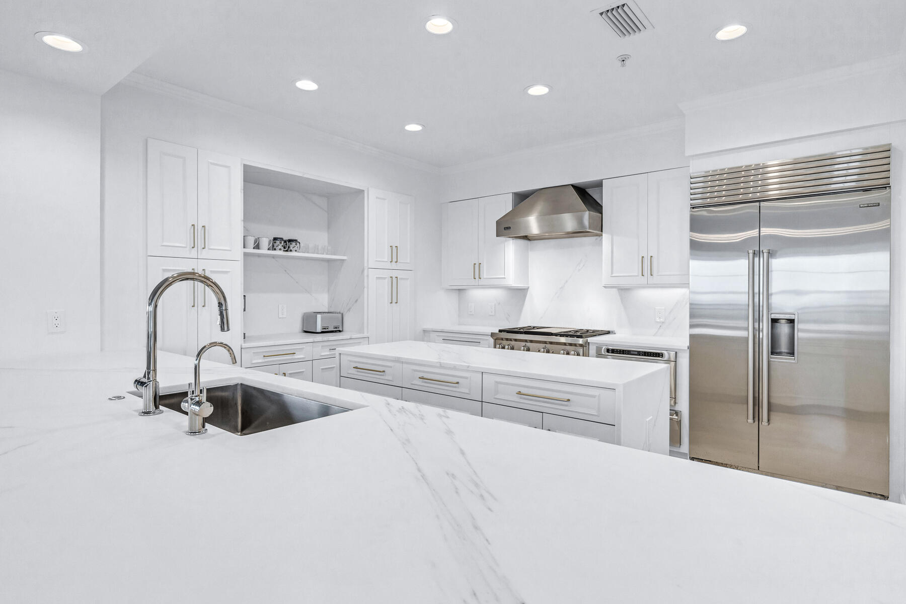ONE WATER PLACE AT KELLY PLANTATION - Residential