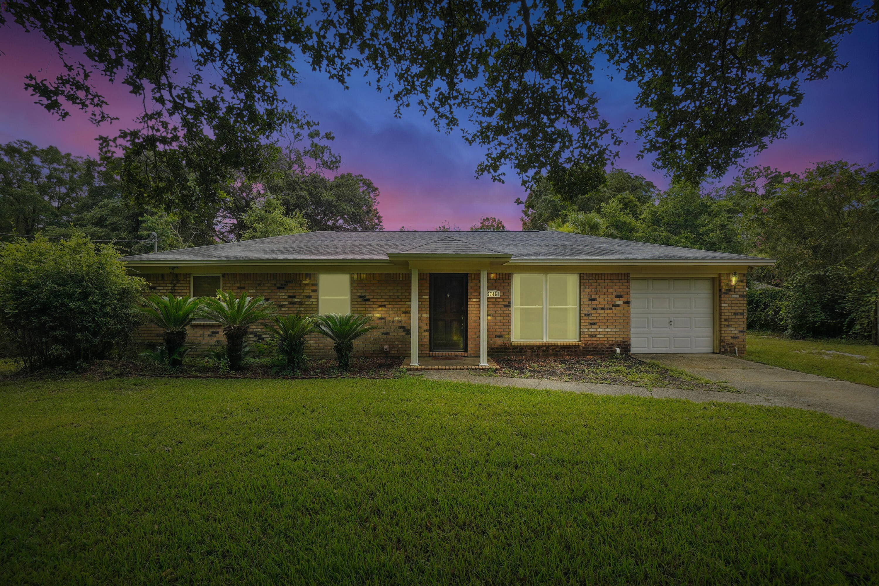Charming Countryside Retreat in Milton, FL!Discover the perfect blend of peaceful country living and convenient access to Milton's amenities. This delightful 3-bedroom, 2-bathroom single-family home offers 1,144 sq ft of comfortable living space on a generous 0.36-acre lot. Roof is only 2 years old. Schedule your private showing before this home is gone.