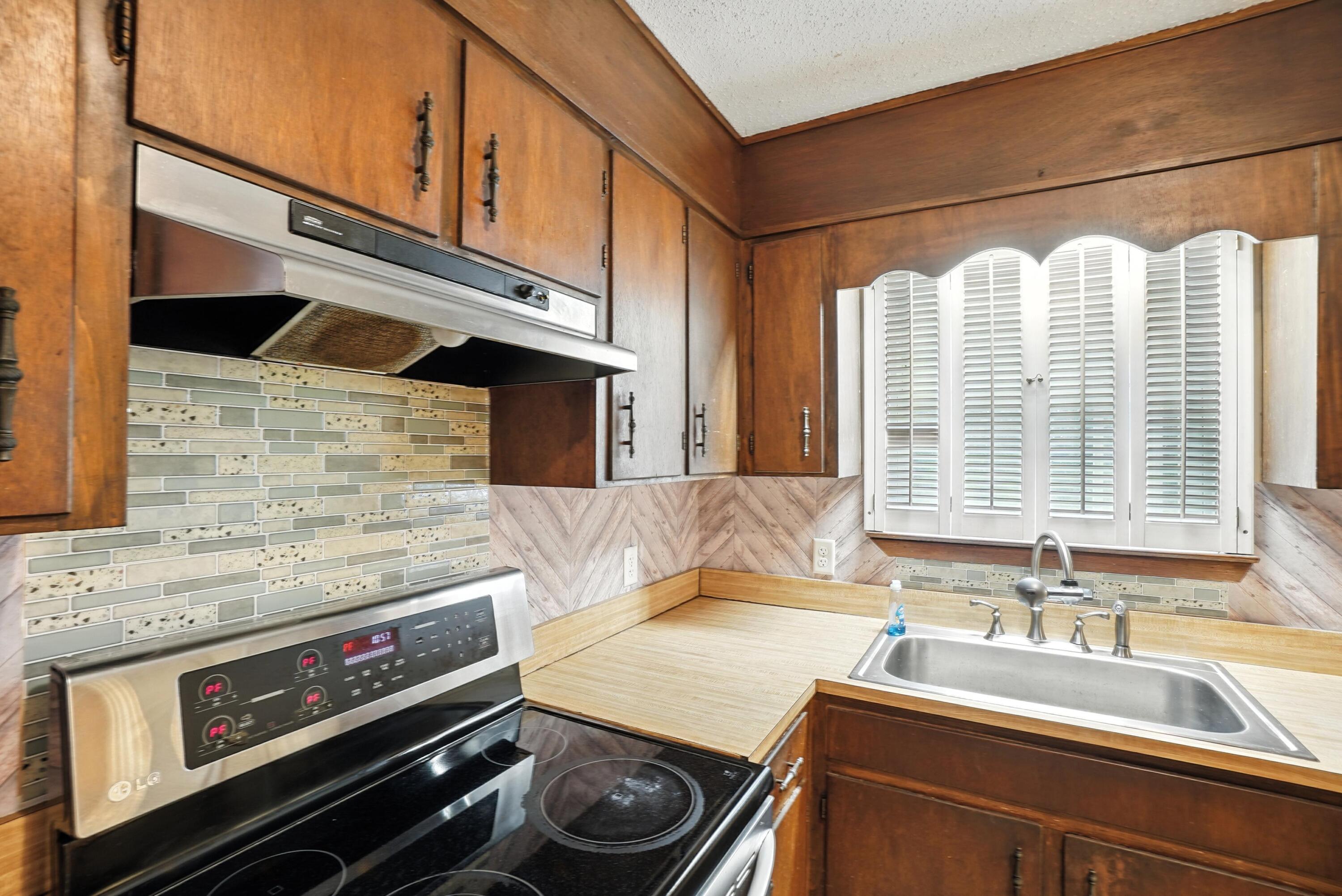 HAYES HEIGHTS - Residential