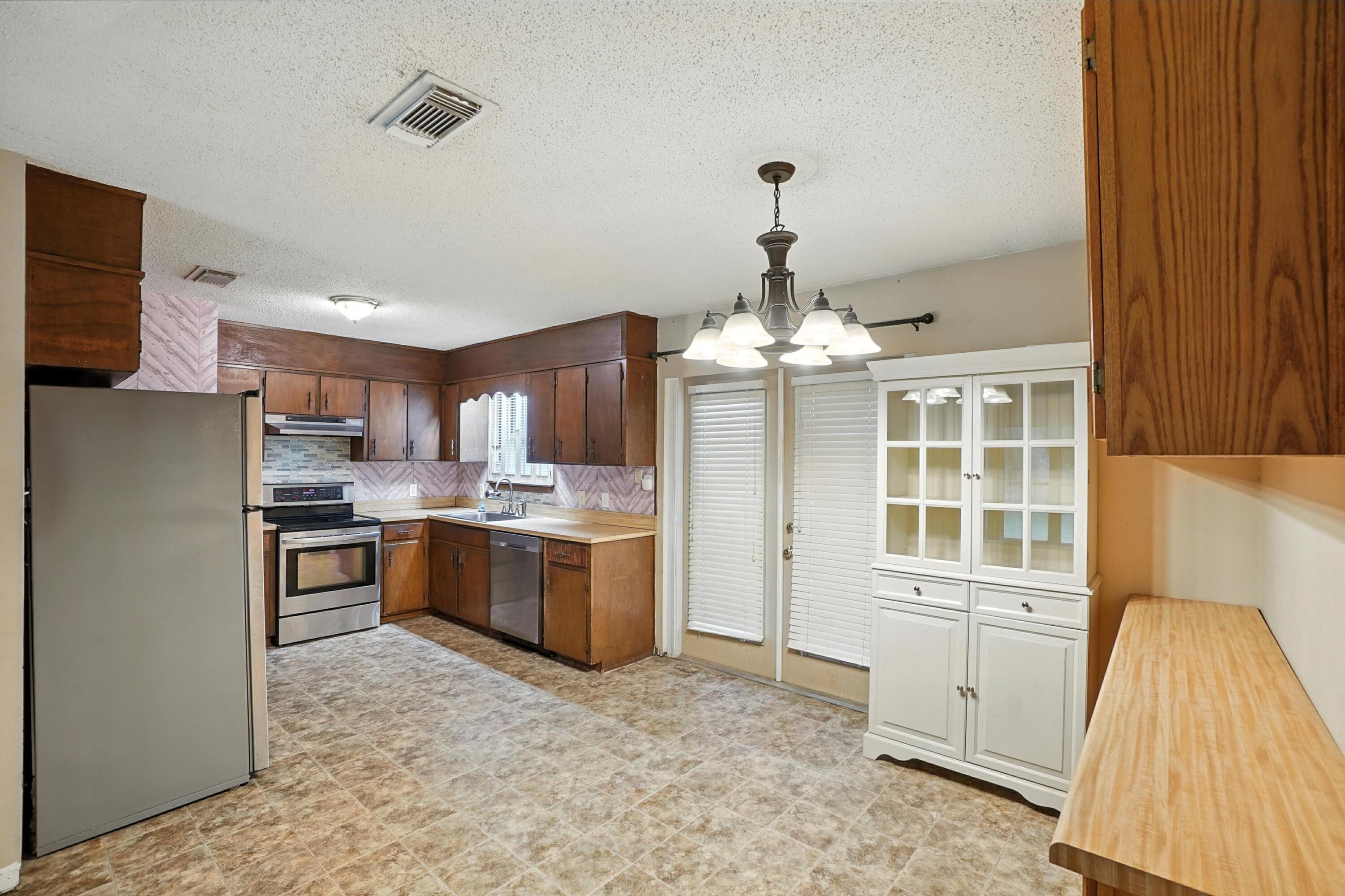 HAYES HEIGHTS - Residential