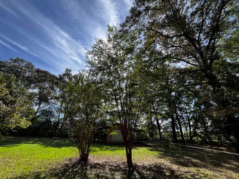 Photo of 800 Dr Nelson Road, DeFuniak Springs, FL 32433 (MLS # 988453) Photo of 800 Dr Nelson Road, DeFuniak Springs, FL 32433 (MLS # 988453)