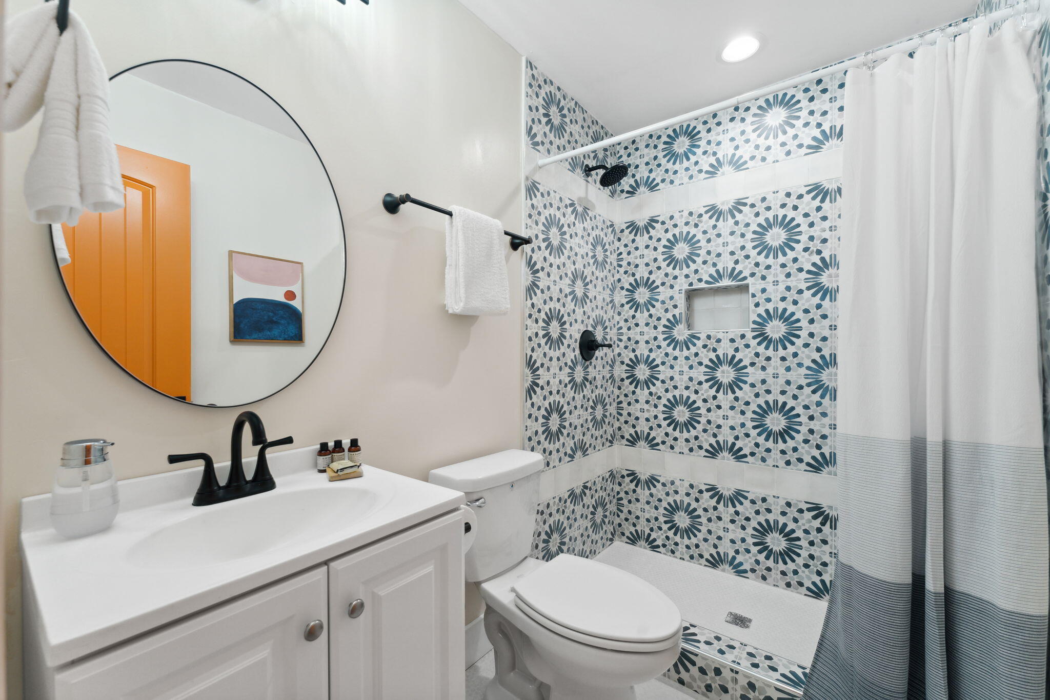 LAGUNA BEACH ESTATES 2ND ADDN - Residential