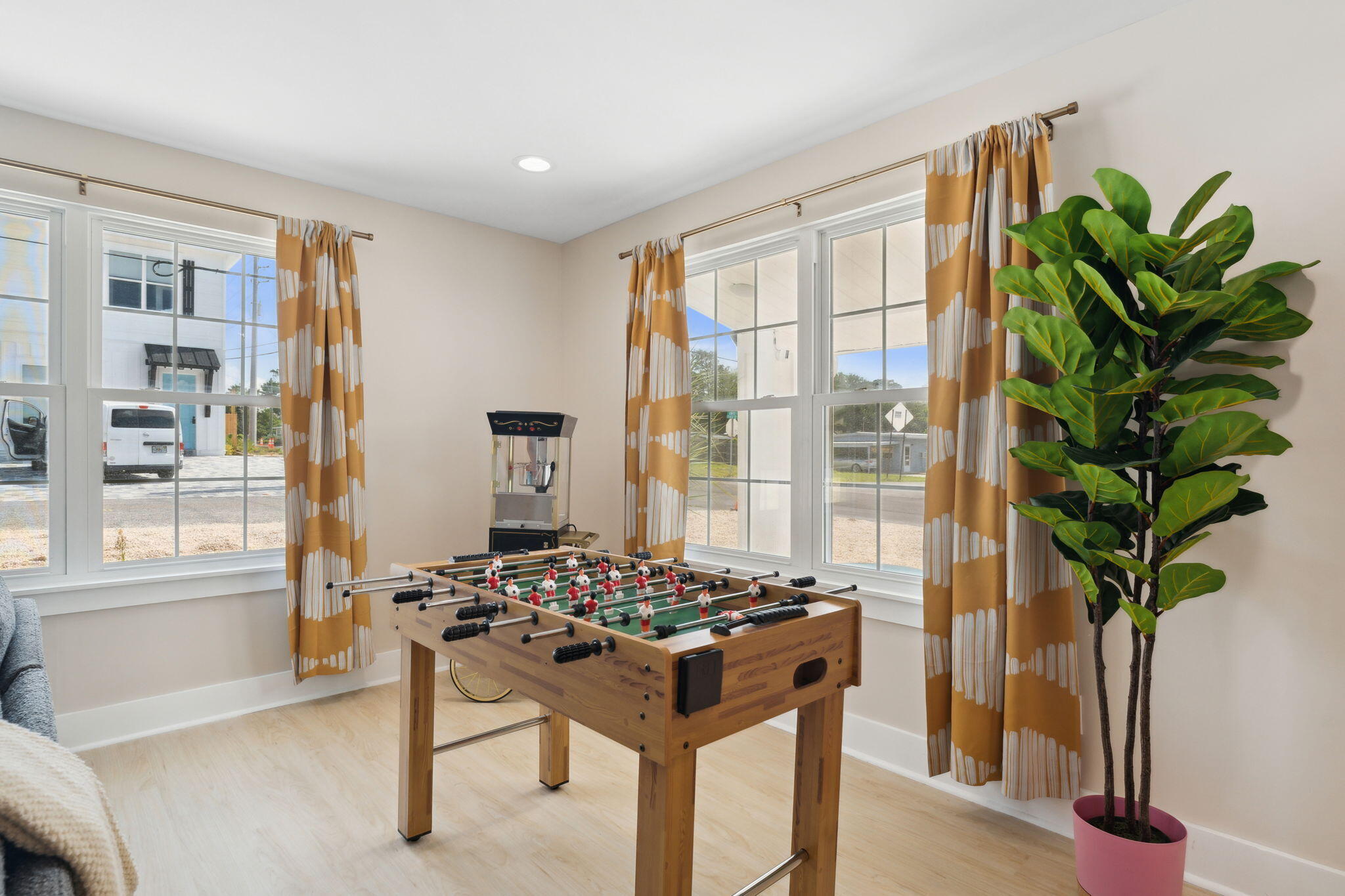LAGUNA BEACH ESTATES 2ND ADDN - Residential