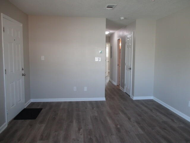 OAK TREE PARK - Residential