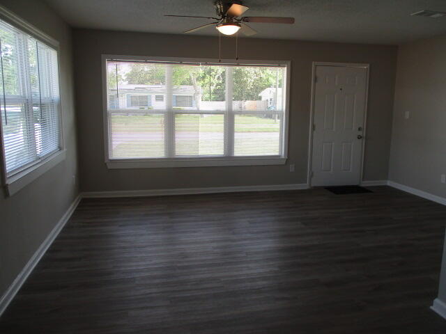 OAK TREE PARK - Residential