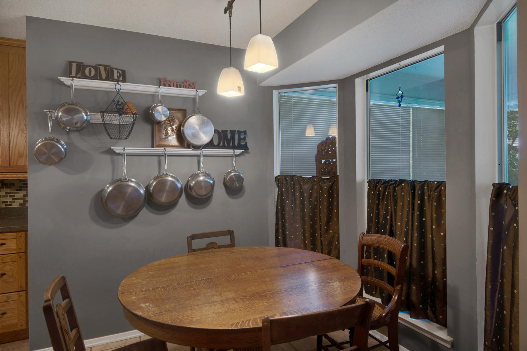 PARKWOOD LANE BLUEWATER BAY - Residential