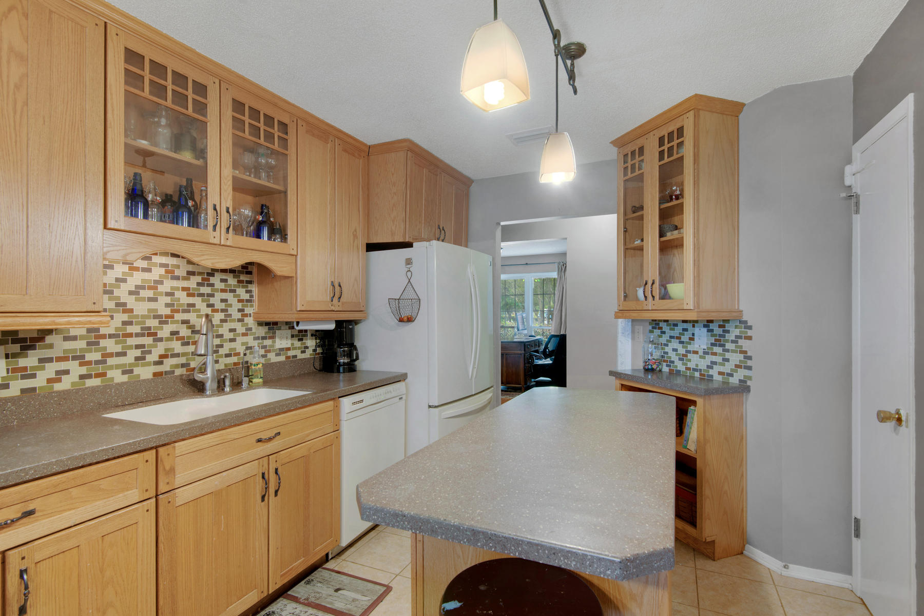 PARKWOOD LANE BLUEWATER BAY - Residential