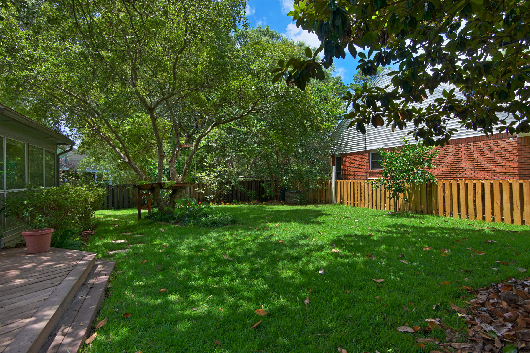 PARKWOOD LANE BLUEWATER BAY - Residential