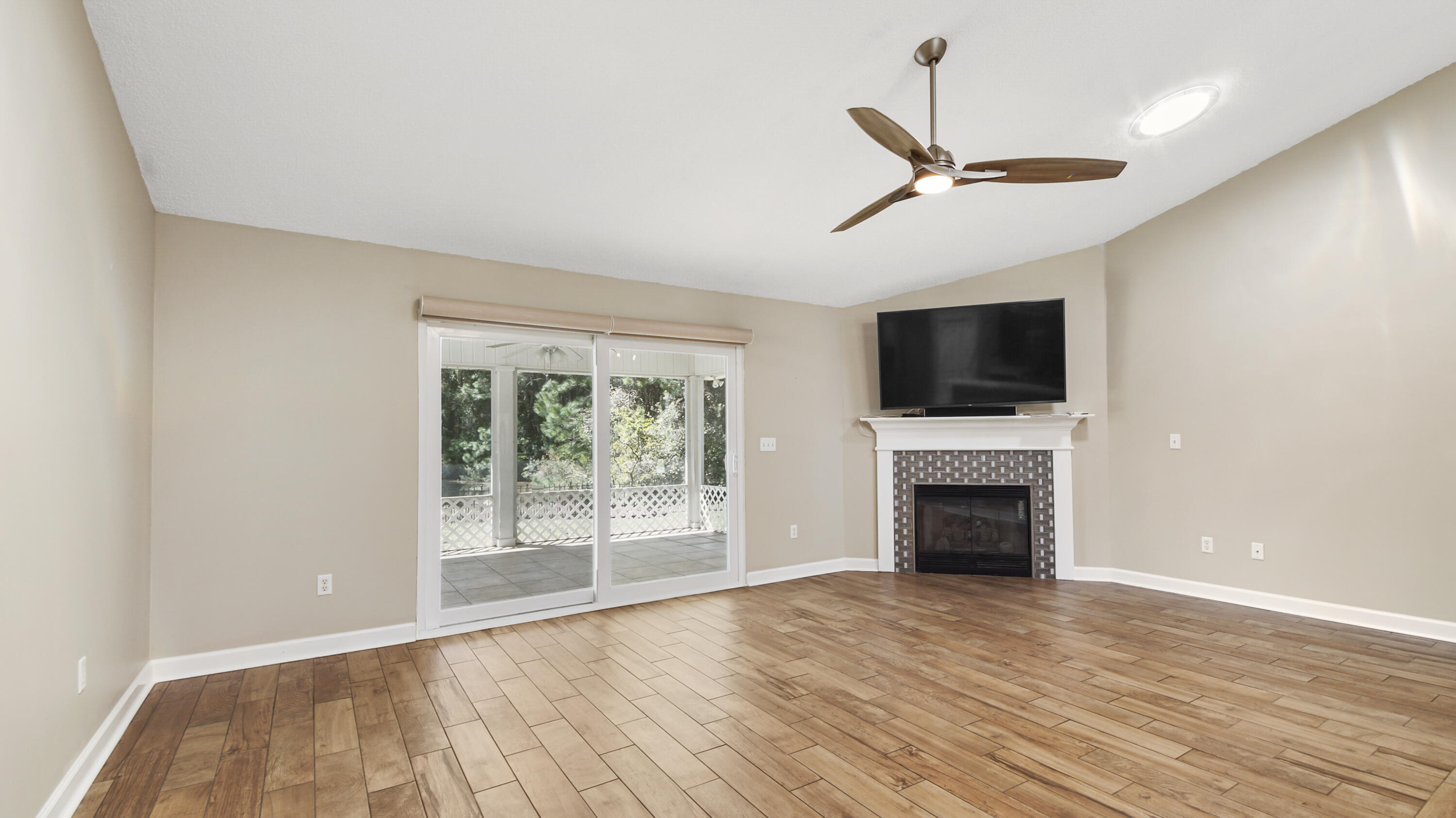 INDIAN LAKE PH 1 - Residential Lease