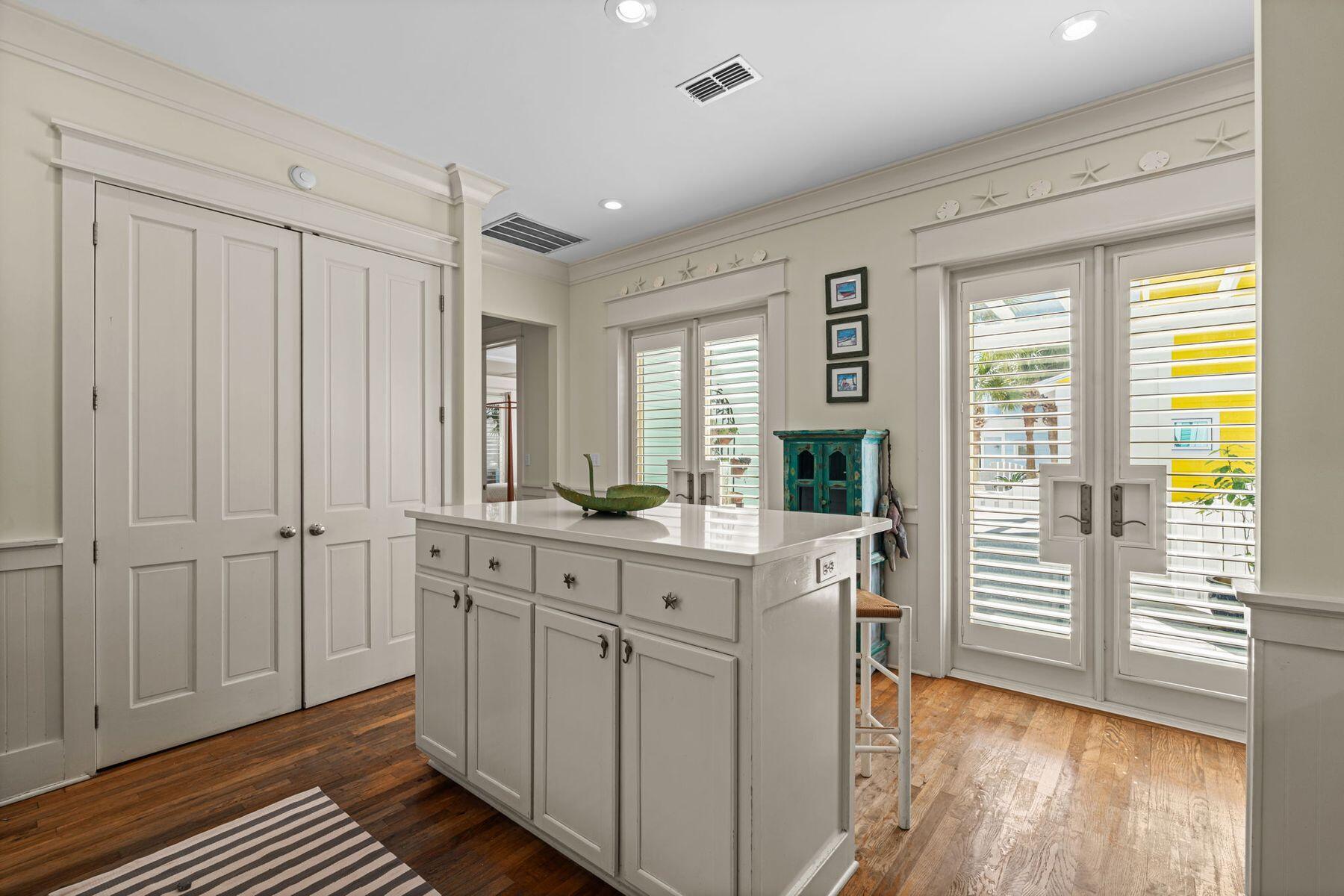 SEAGROVE 1ST ADDN - Residential