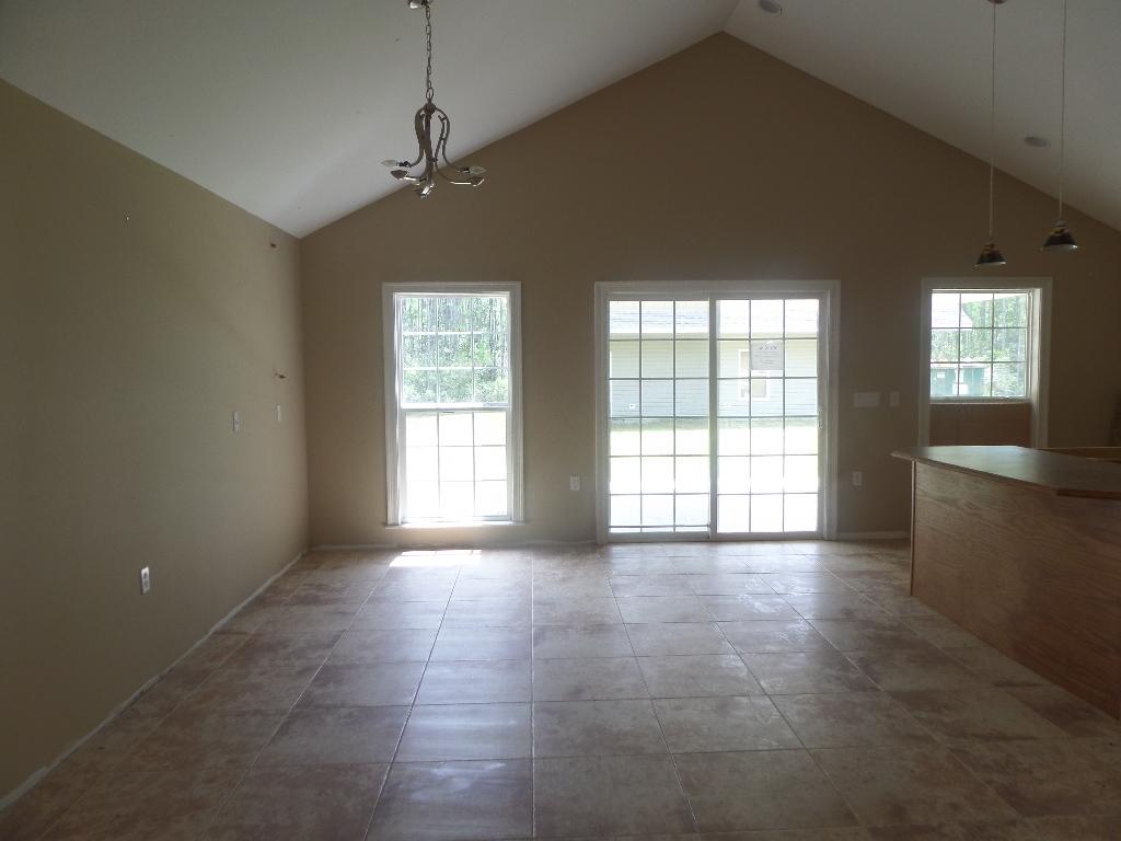 CREEKSIDE - Residential