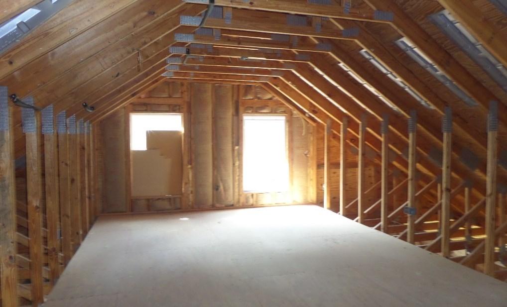 CREEKSIDE - Residential