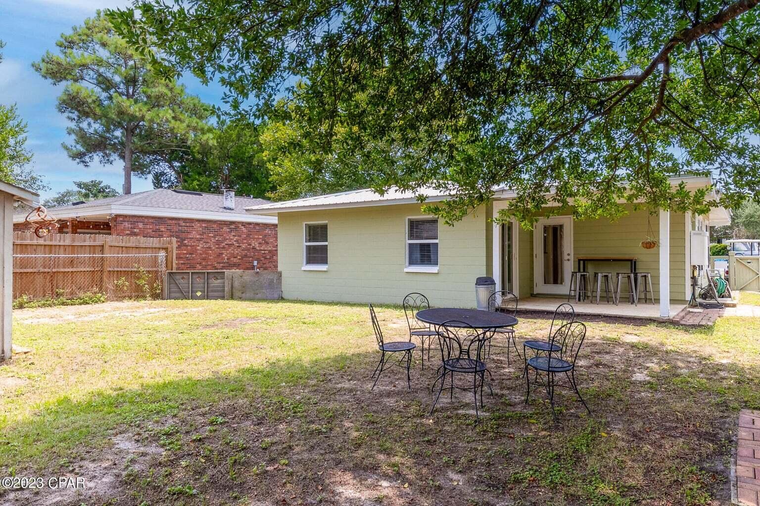 RIVIERA BEACH - Residential