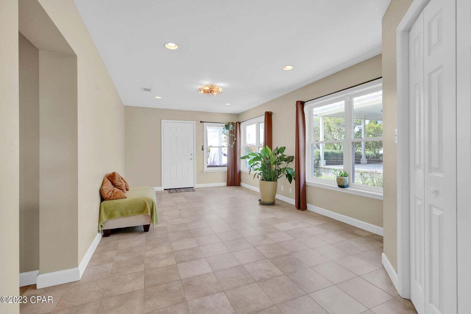 RIVIERA BEACH - Residential