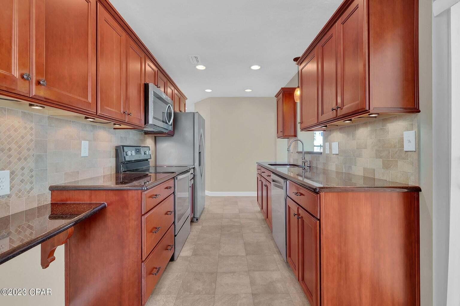 RIVIERA BEACH - Residential