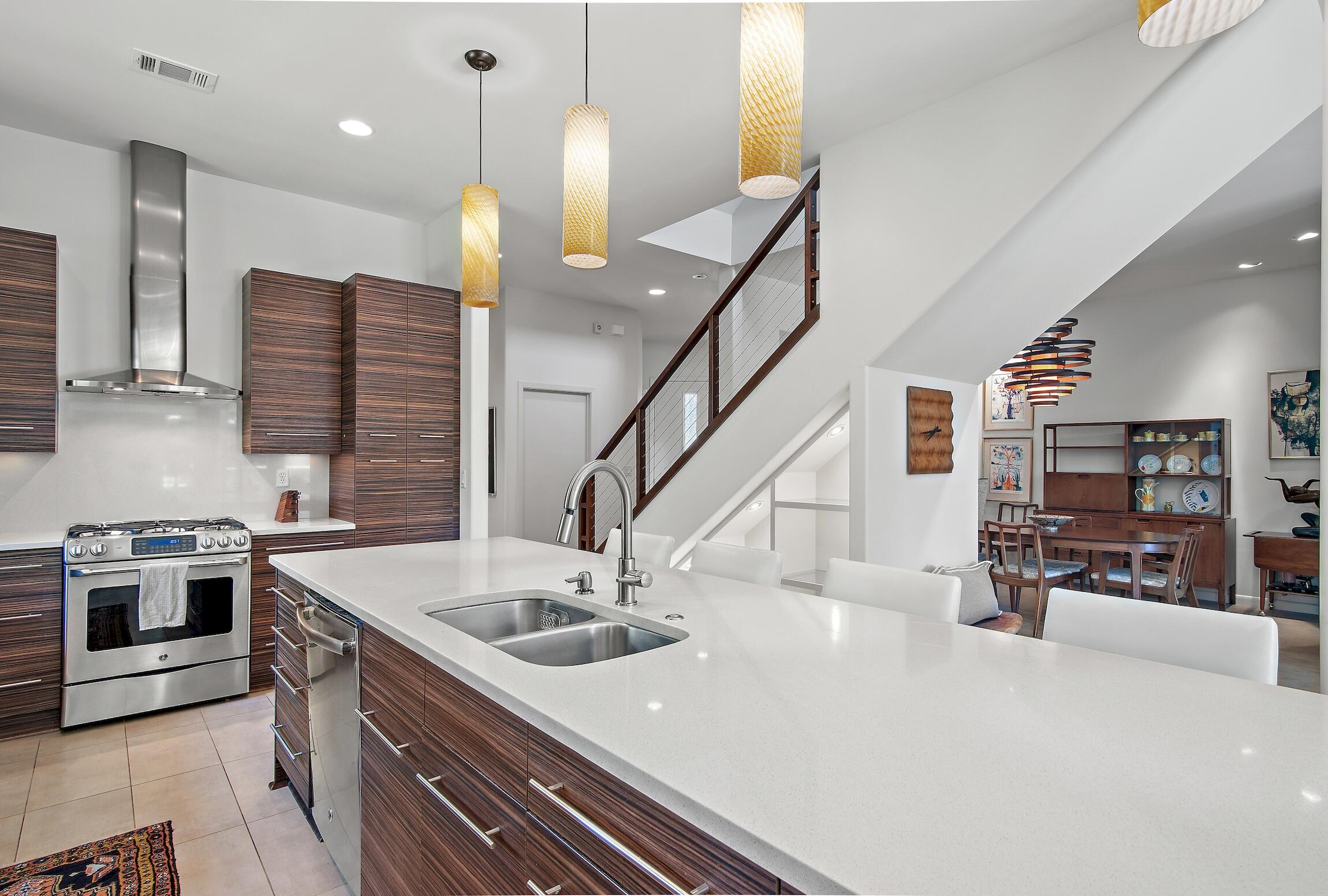 COUNTRY CLUB HILLS PH 1 - Residential