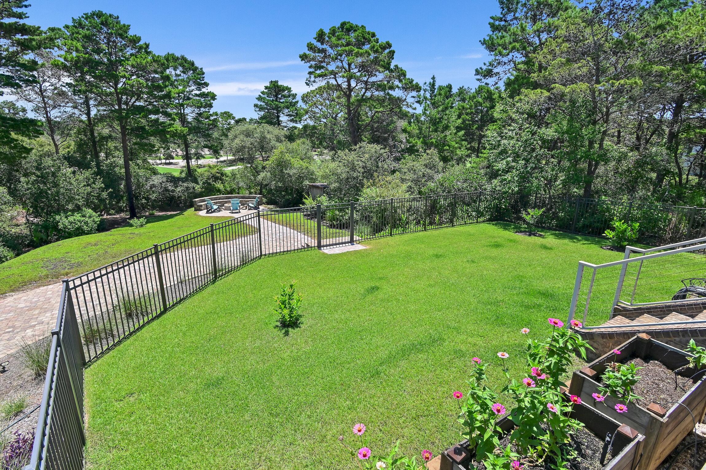 COUNTRY CLUB HILLS PH 1 - Residential