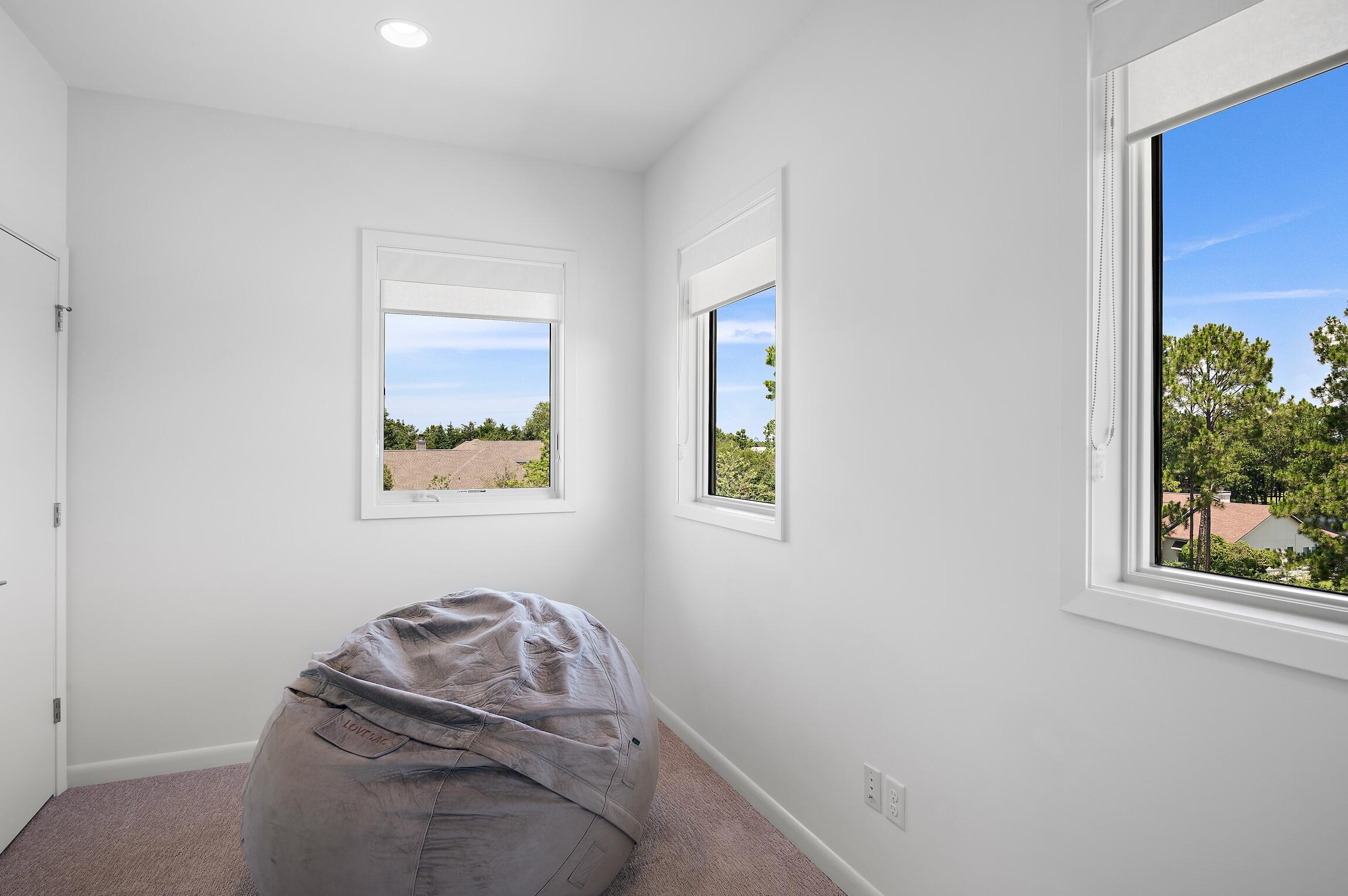 COUNTRY CLUB HILLS PH 1 - Residential