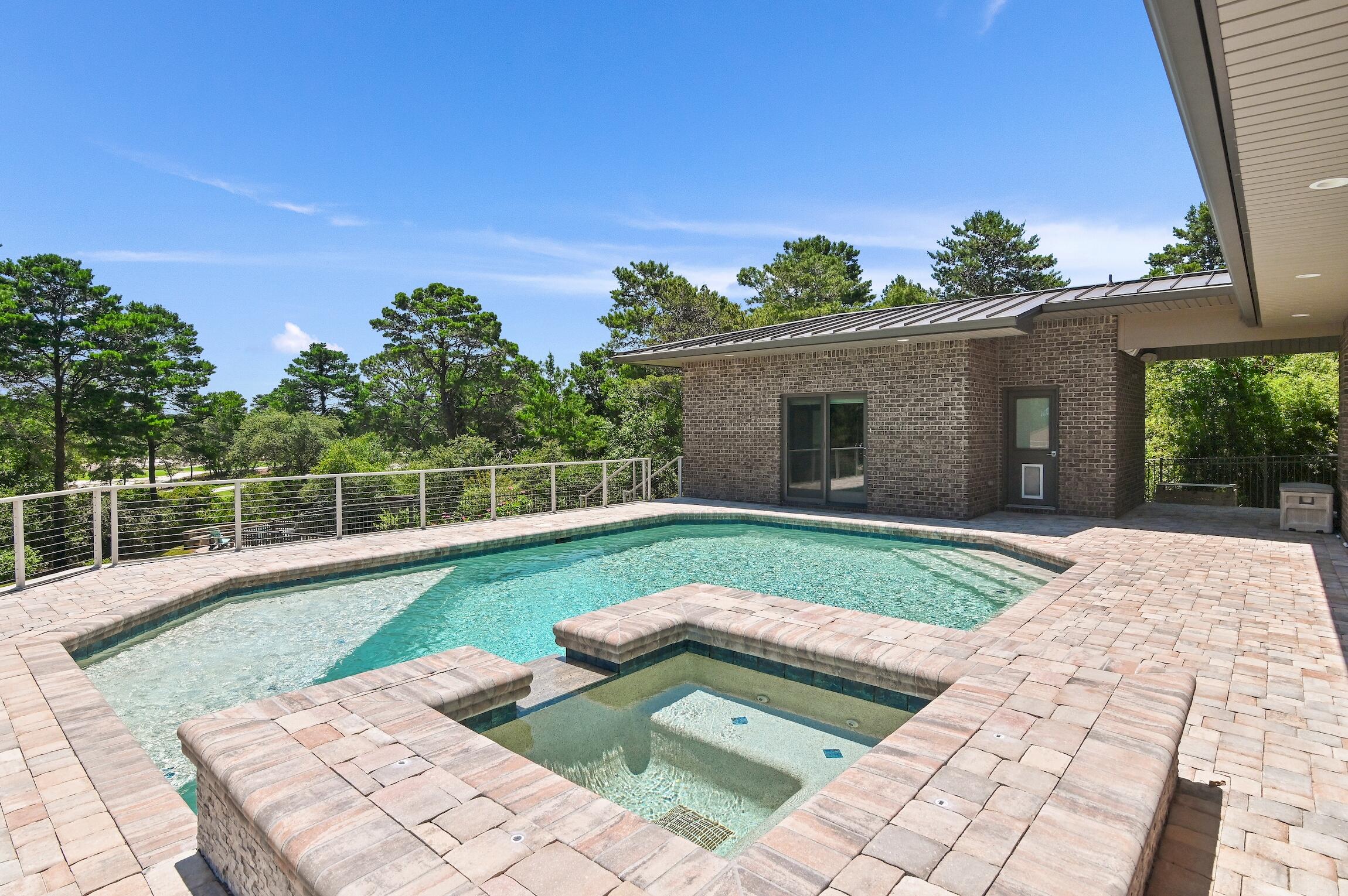 COUNTRY CLUB HILLS PH 1 - Residential