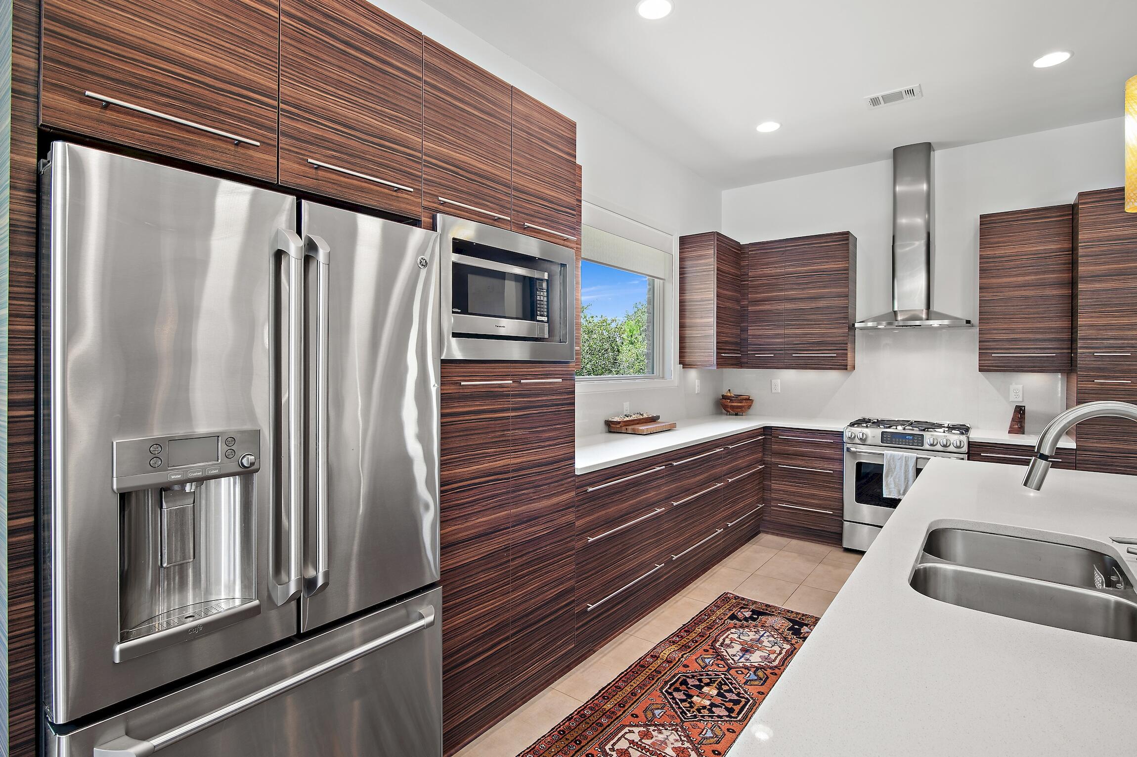 COUNTRY CLUB HILLS PH 1 - Residential