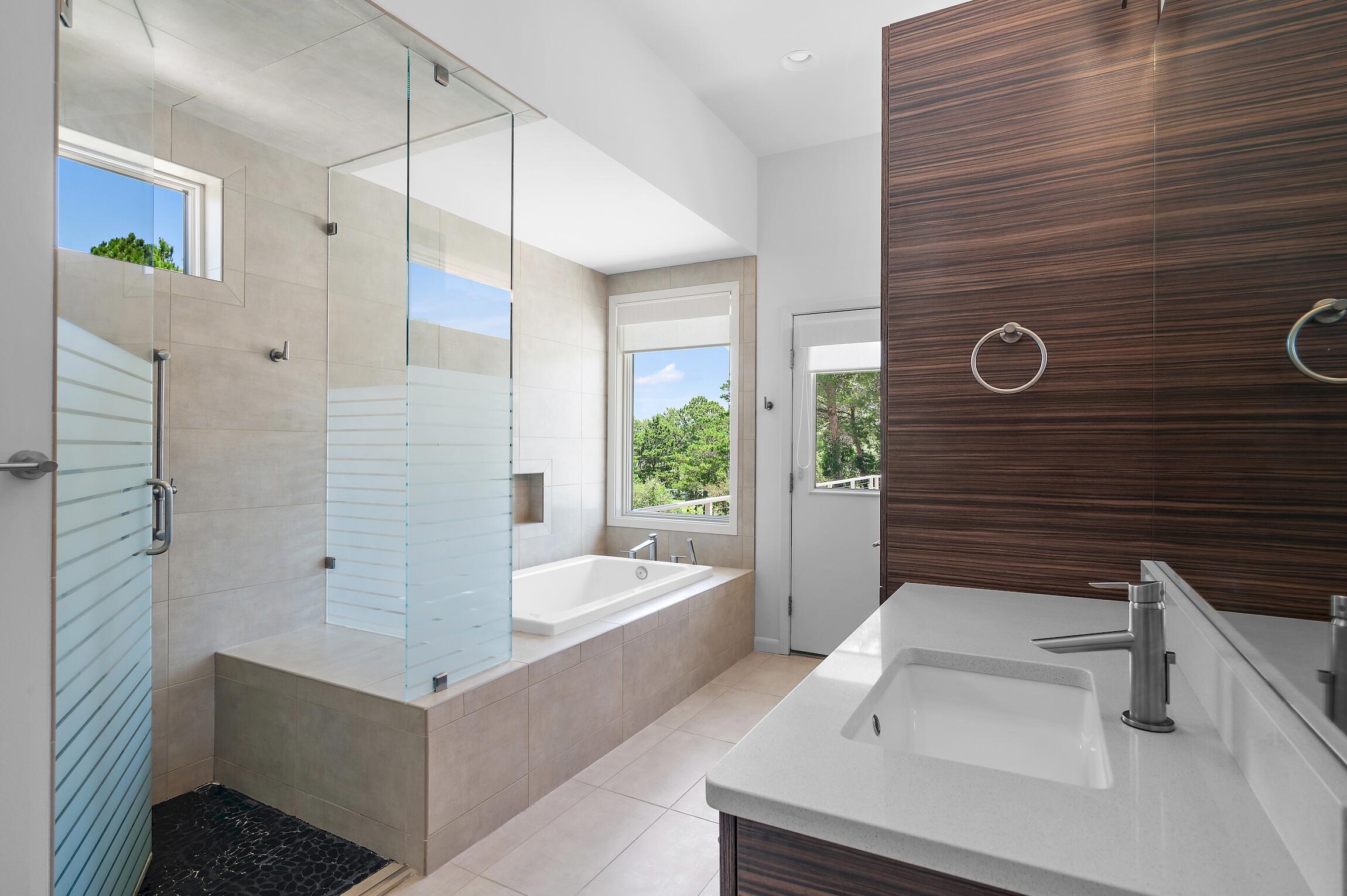 COUNTRY CLUB HILLS PH 1 - Residential
