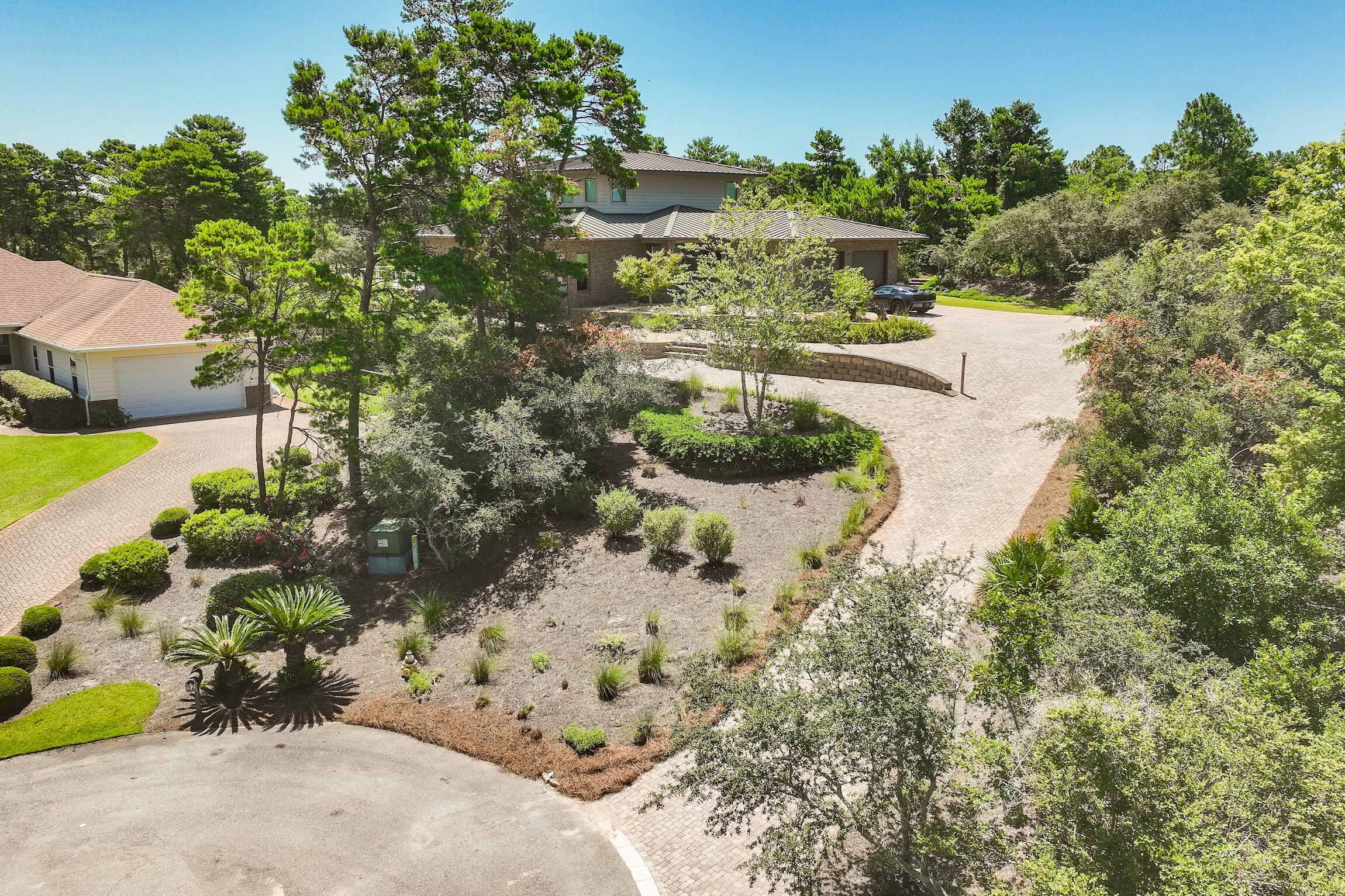 COUNTRY CLUB HILLS PH 1 - Residential