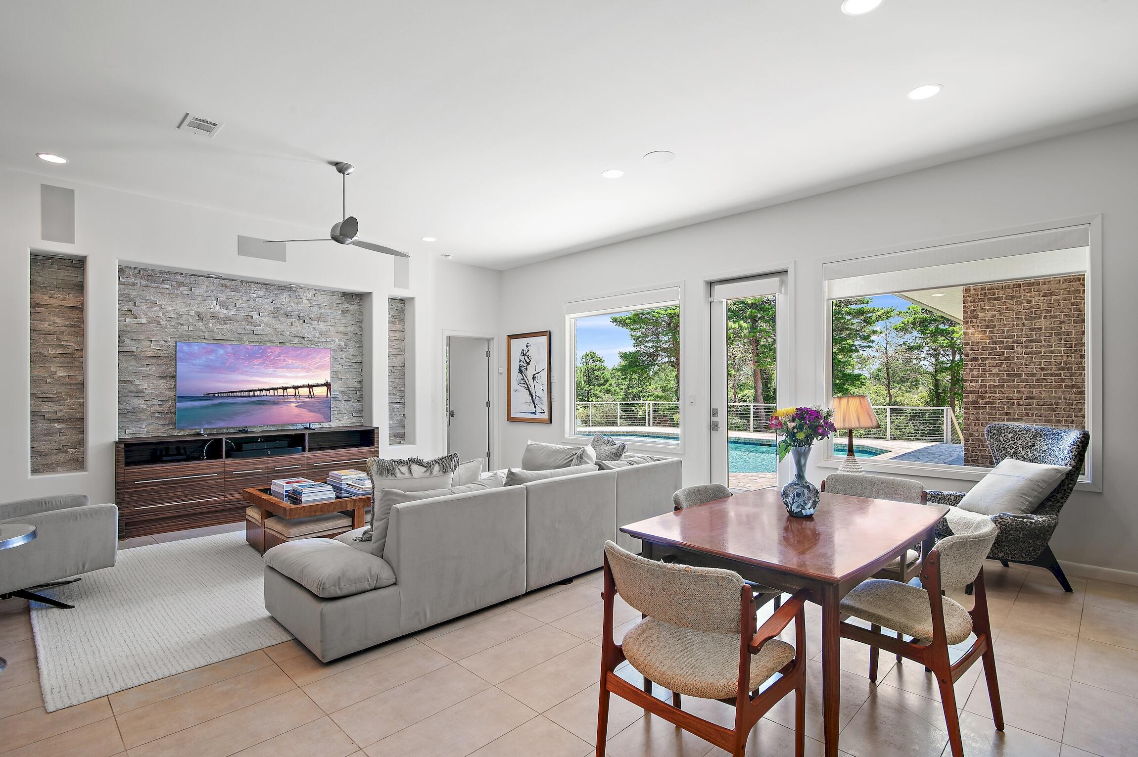 COUNTRY CLUB HILLS PH 1 - Residential
