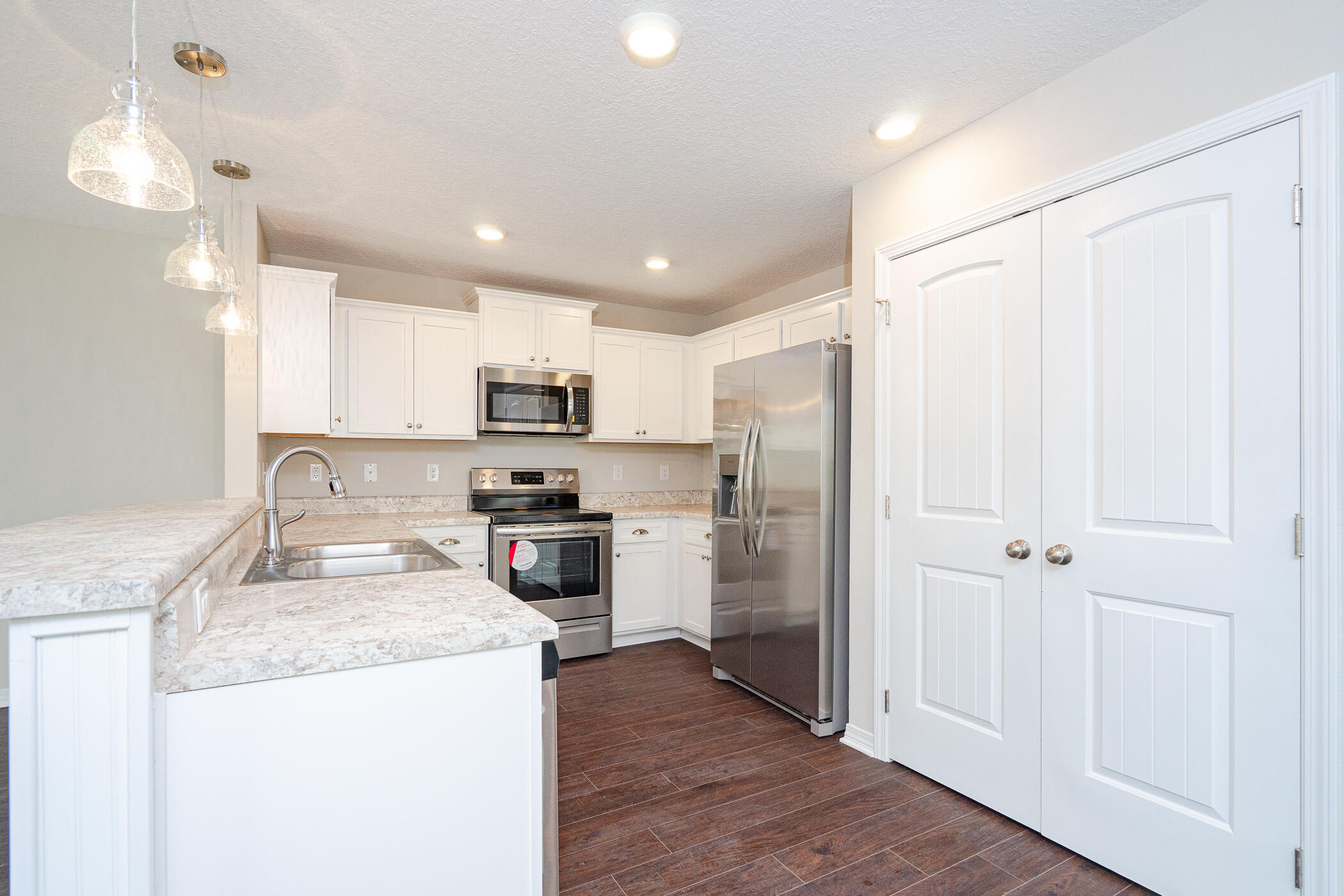 STILLWELL ESTATES - Residential