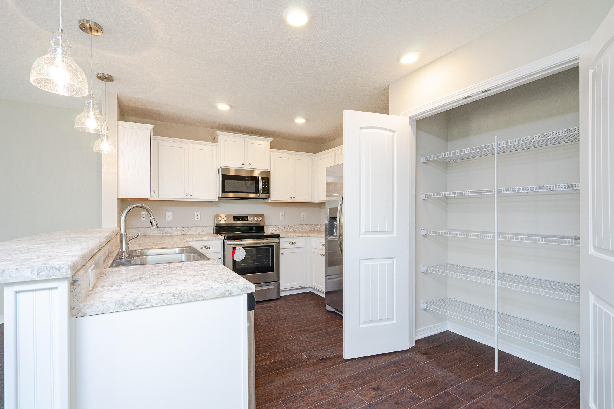 STILLWELL ESTATES - Residential