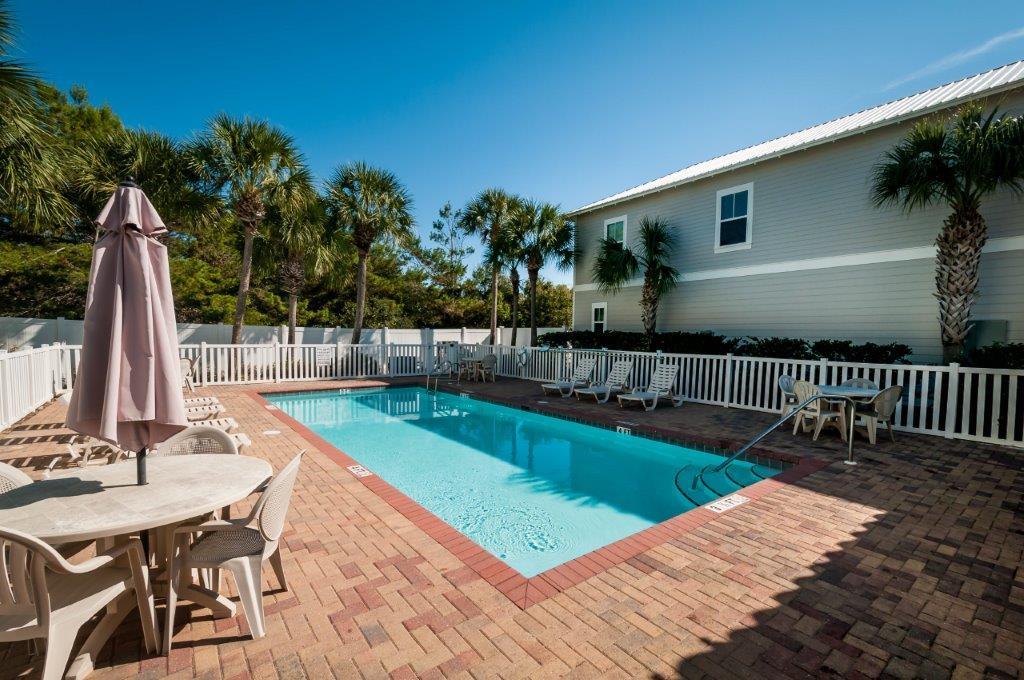 EMERALD WATERS VILLAGE - Residential