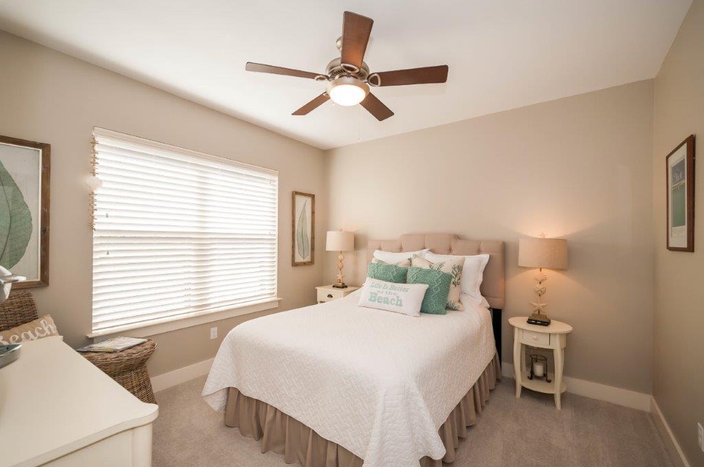 EMERALD WATERS VILLAGE - Residential