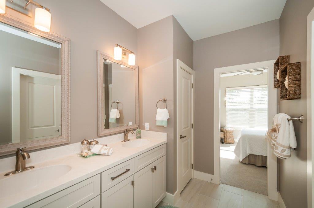 EMERALD WATERS VILLAGE - Residential