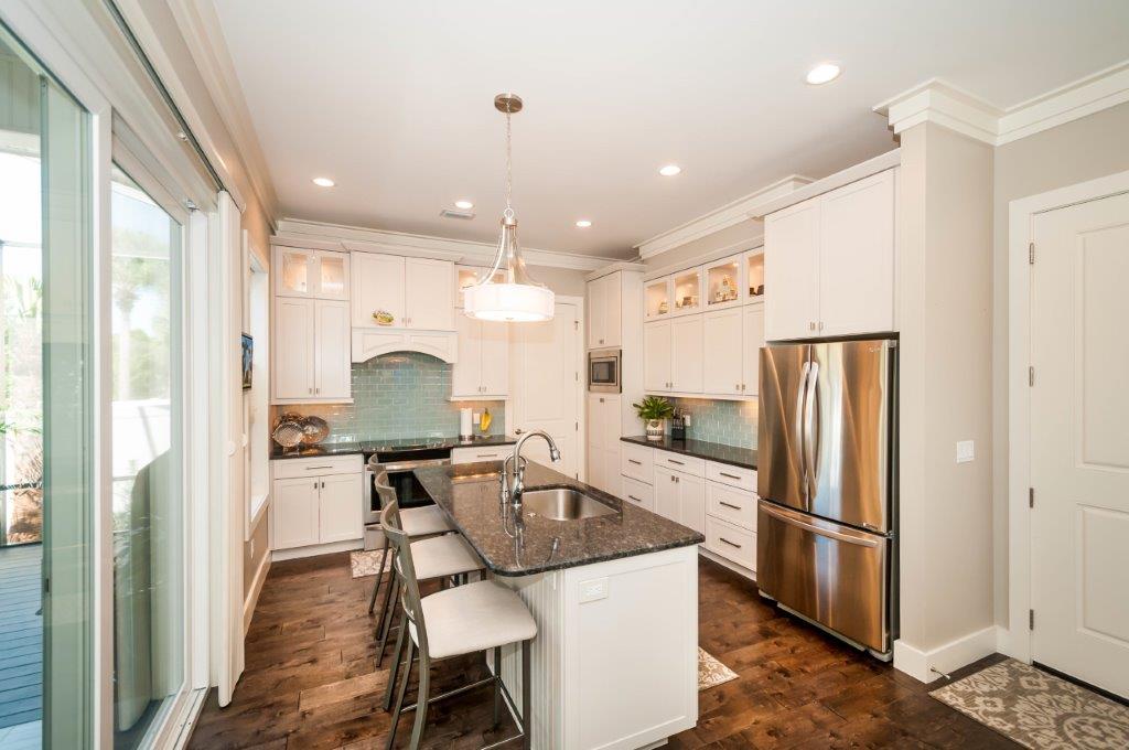 EMERALD WATERS VILLAGE - Residential