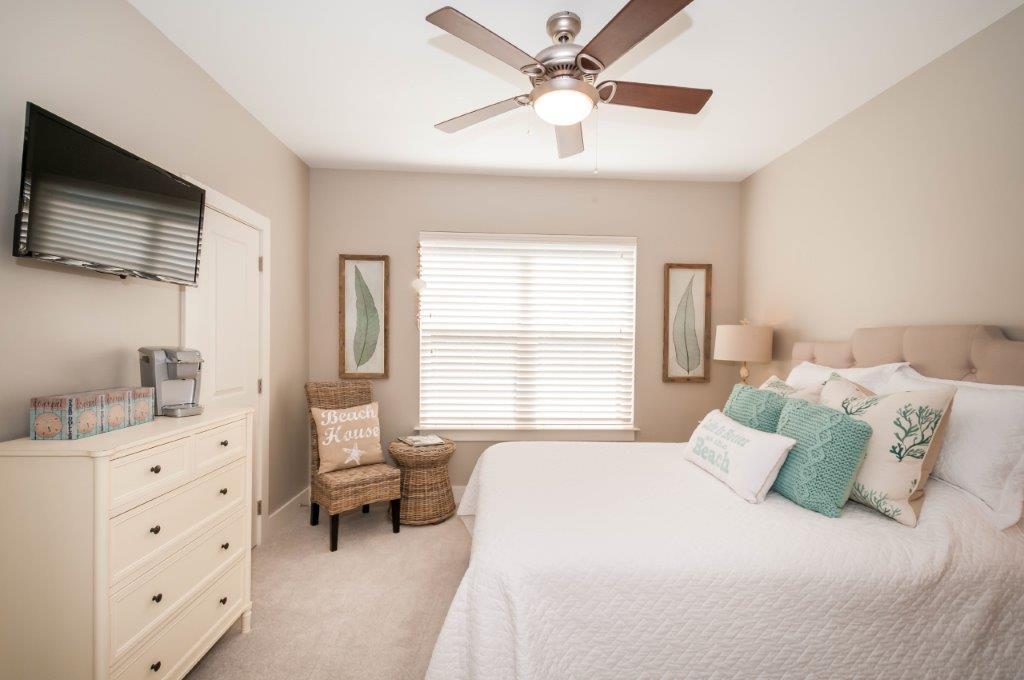 EMERALD WATERS VILLAGE - Residential